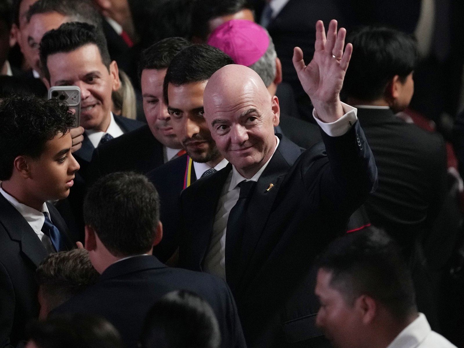 UEFA, Asia y Concacaf se unen contra Gianni Infantino y publican una fuerte carta conjunta