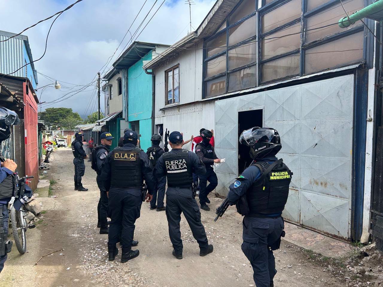 Un informe de inteligencia señala a más de 100 policías de Costa Rica por nexos con el narco
