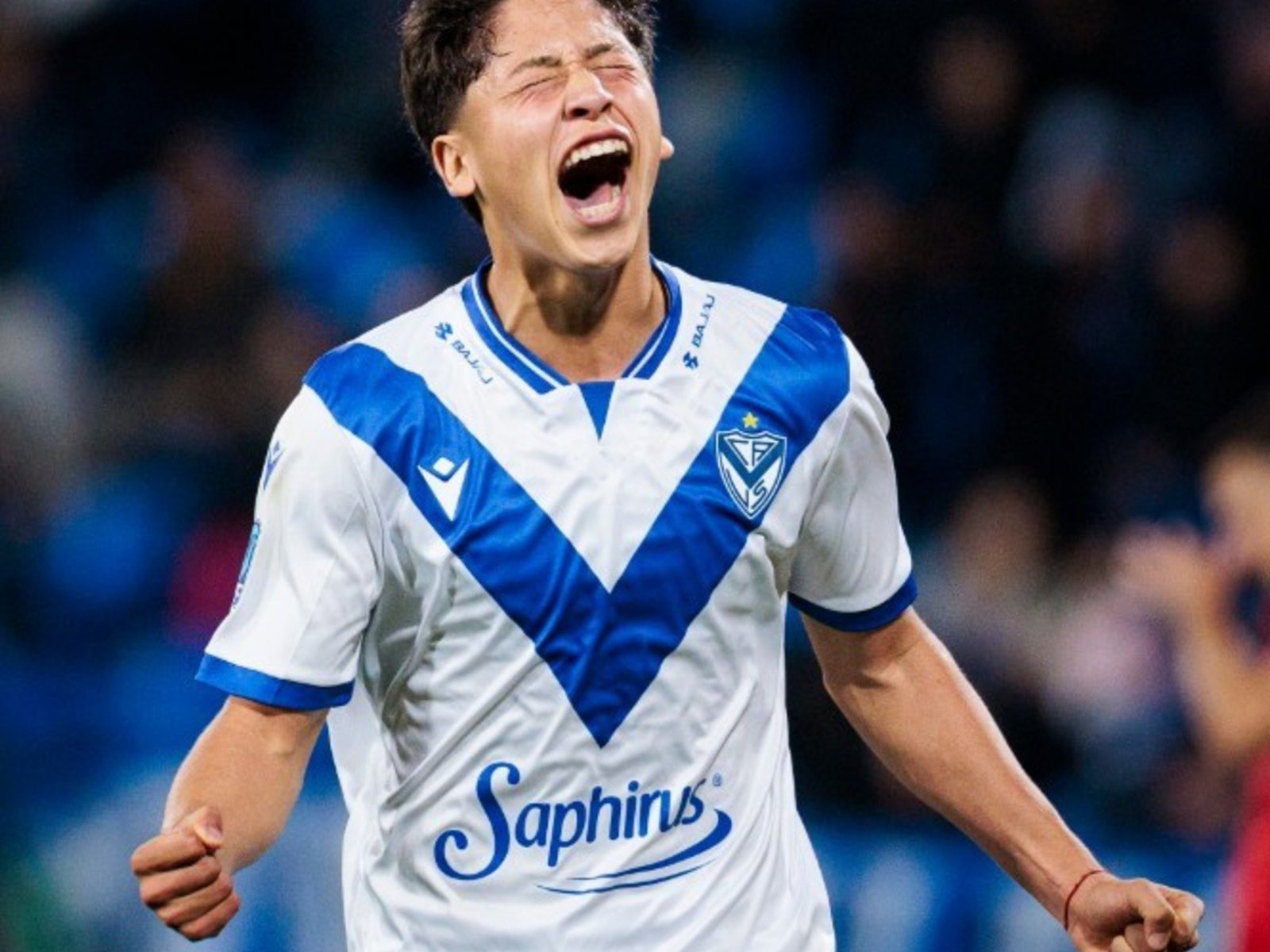 Vélez, perjudicado ante Riestra, perdió terreno en la anual y Boca le cortó distancia