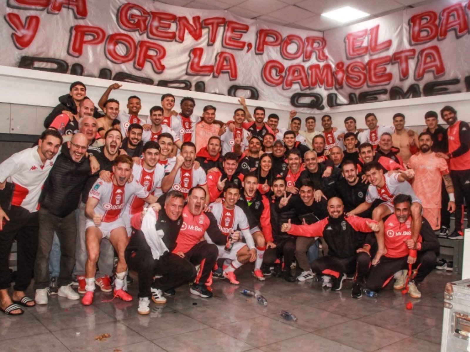 "Venimos a su casa y los bailamos"