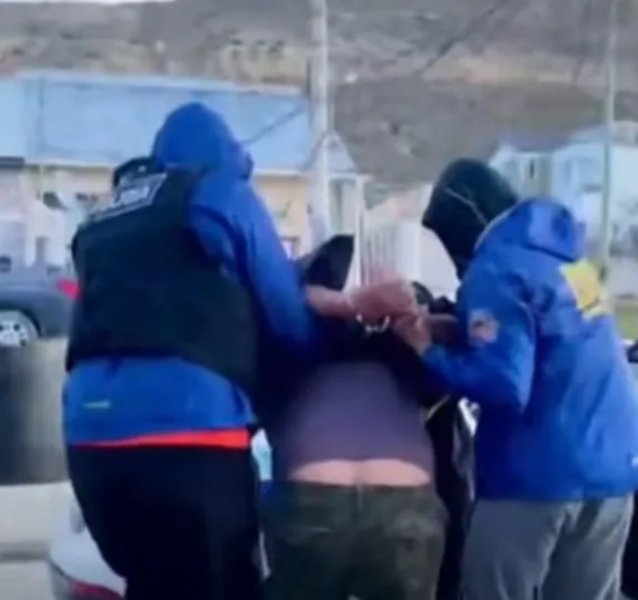 Violó el arresto domiciliario por una causa de abuso sexual y fue atrapado en Divina Providencia