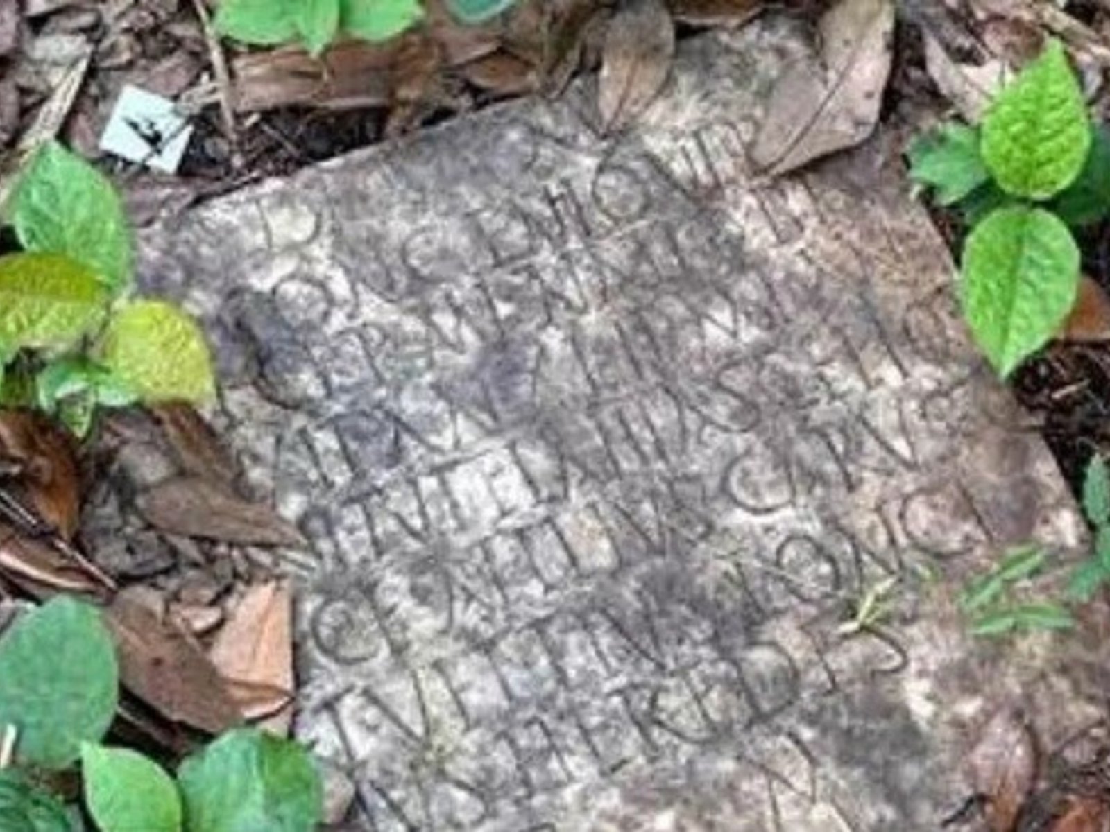 Vuelve a Italia una lápida romana perdida desde la Segunda Guerra Mundial