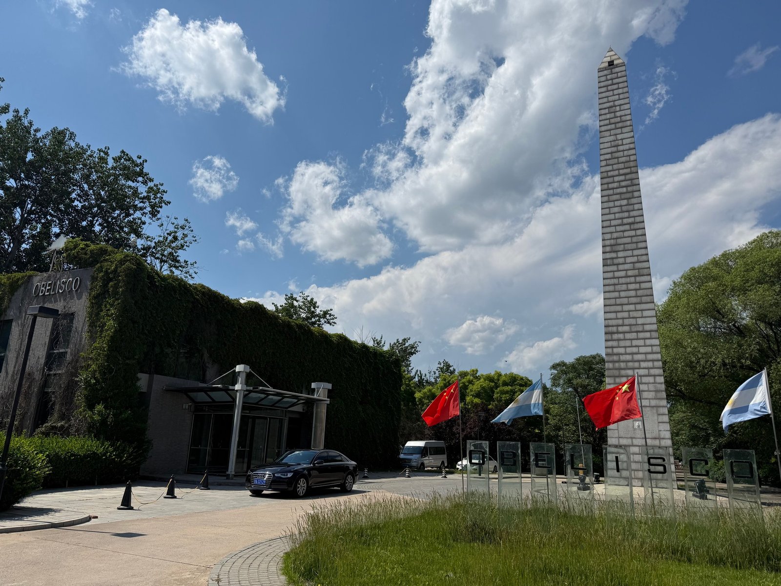 cómo es la parrilla argentina más grande de Asia y la curiosa historia de su dueño