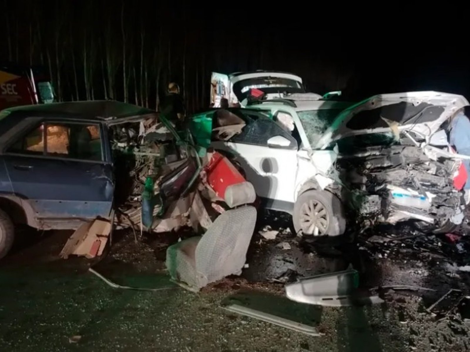 murió el conductor del auto y son cinco las víctimas
