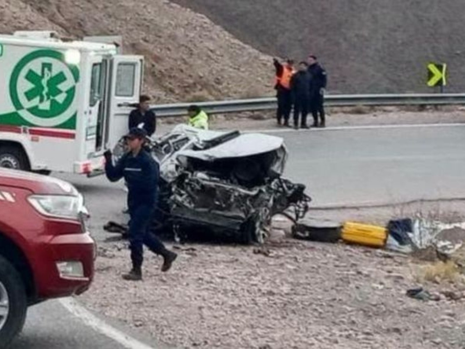 una mujer murió al caer su camioneta 4x4 por un barranco en el camino a las Salinas Grandes