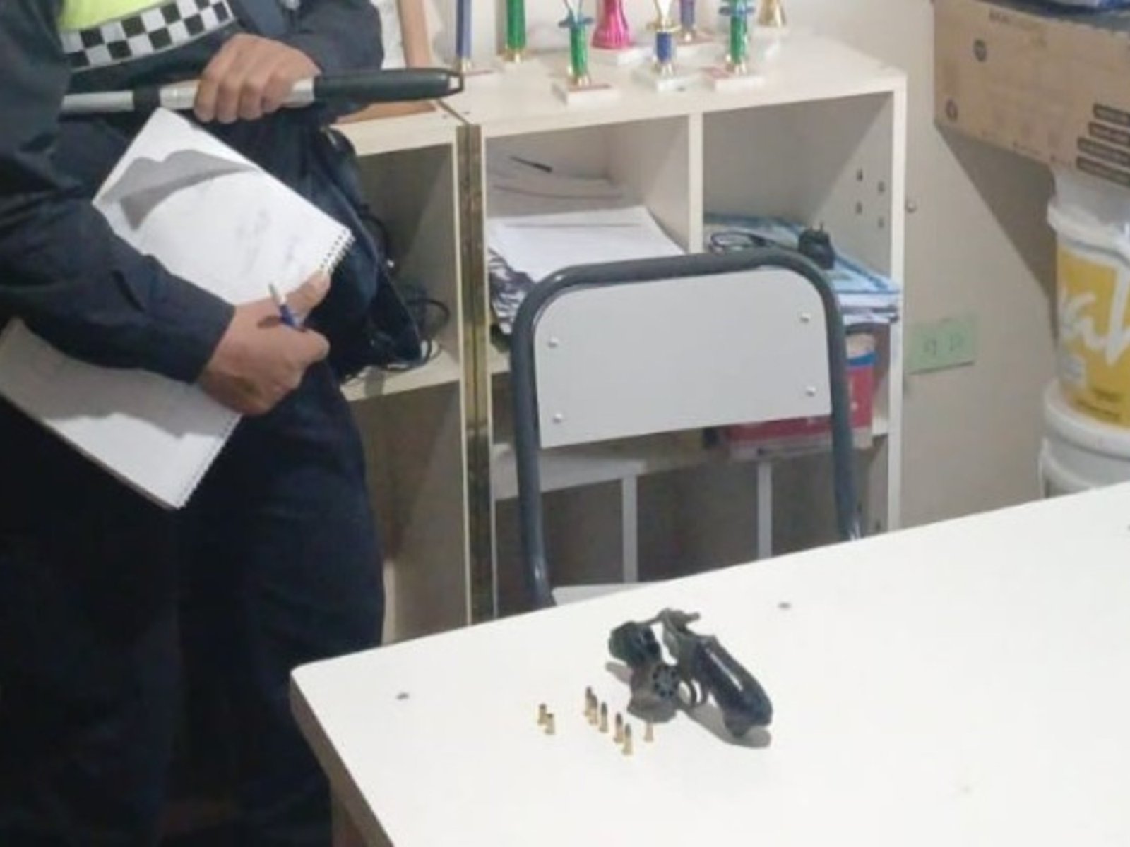una nena llevó un arma cargada a la escuela a días de que otro alumno hiciera un disparo en un aula