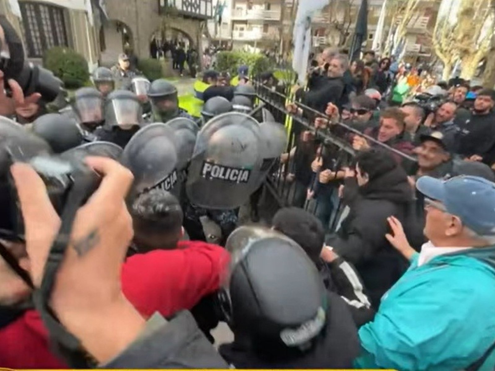 vecinos piden que cambien la cúpula policial