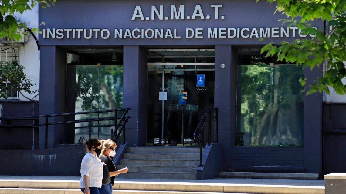ANMAT prohibió toda una línea de limpiadores y desinfectantes: cuál fue el motivo de esta medida y a qué marca afecta