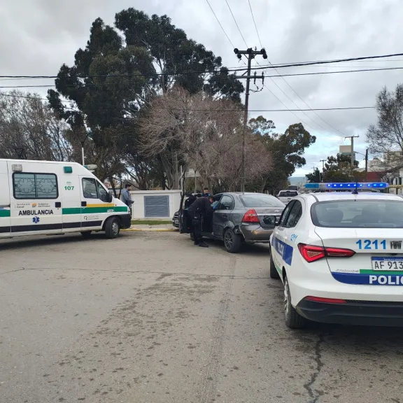 Accidente en el centro de Comodoro dejó personas lesionadas