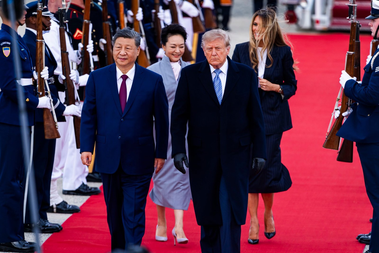 Alfombra roja, flores y Trump: así ha sido la llegada de Xi Jinping a Washington