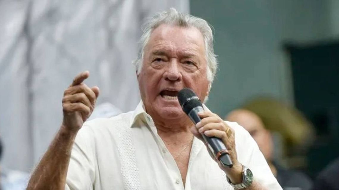 Barrionuevo apuntó contra Cristina, Massa y Macri, contó por qué apoyó a Milei y afirmó: “El kirchnerismo no existe”