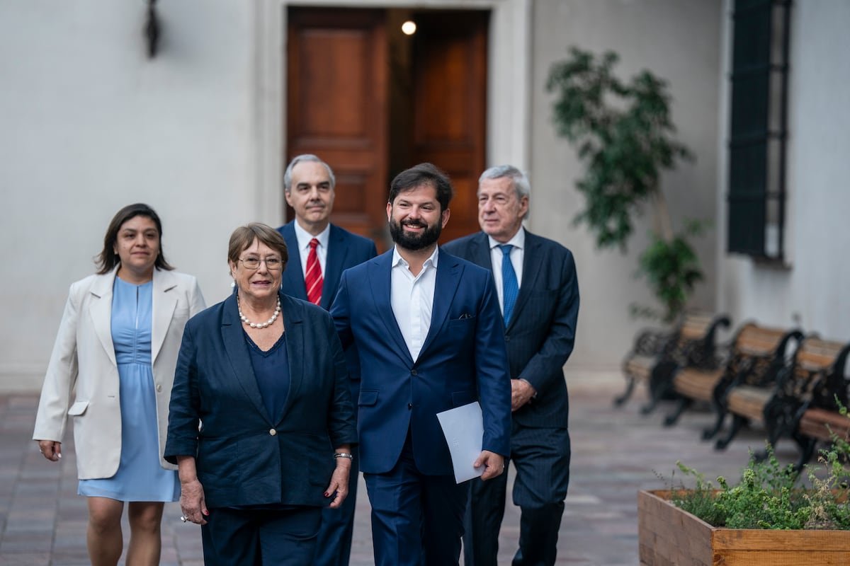 Boric reacciona a la renuncia de Bachelet a la candidatura a la ONU: “Es una derrota temporal que se convertirá en semilla para el futuro”