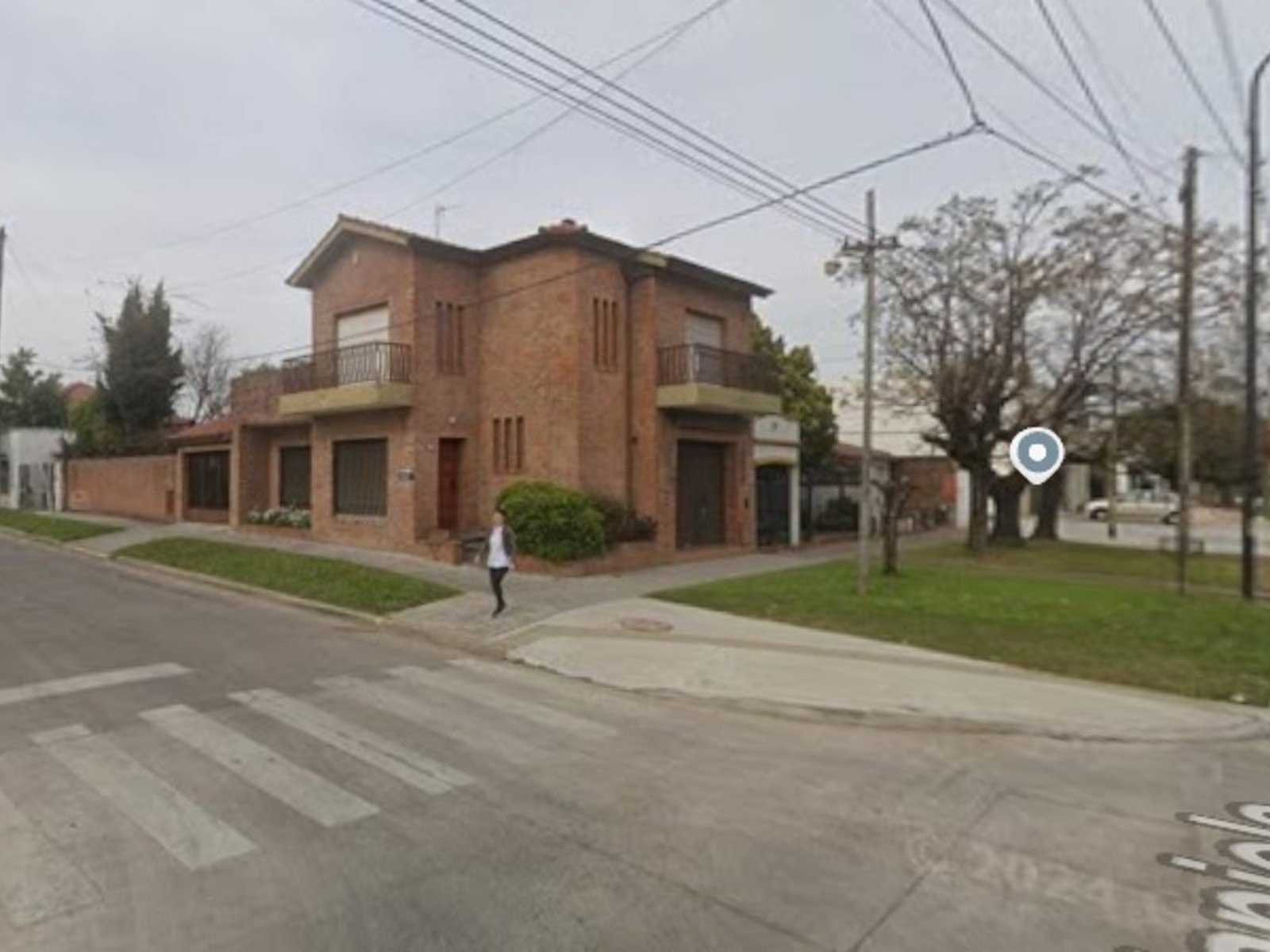 Cinco encapuchados entraron a robar a una casa en Bernal y un jubilado murió de un infarto