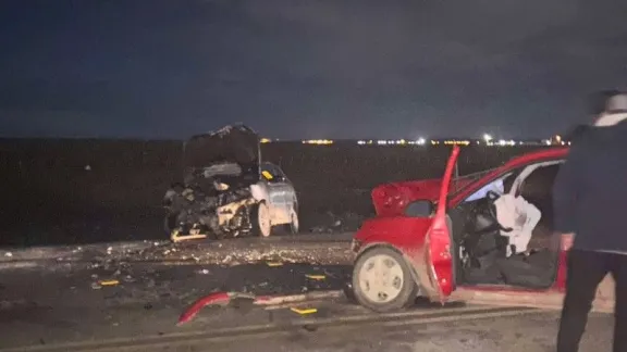 Colisión frontal en Río Gallegos: cuatro personas debieron ser rescatadas de entre los fierros