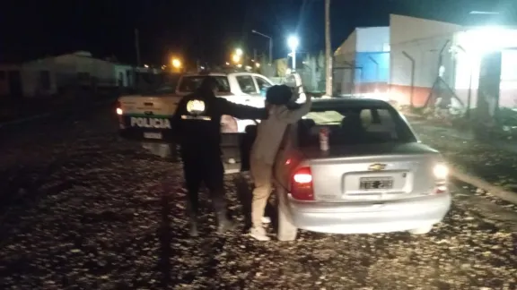 Dejó el auto con las llaves puestas, lo sustrajeron y tras un aviso lograron recuperarlo