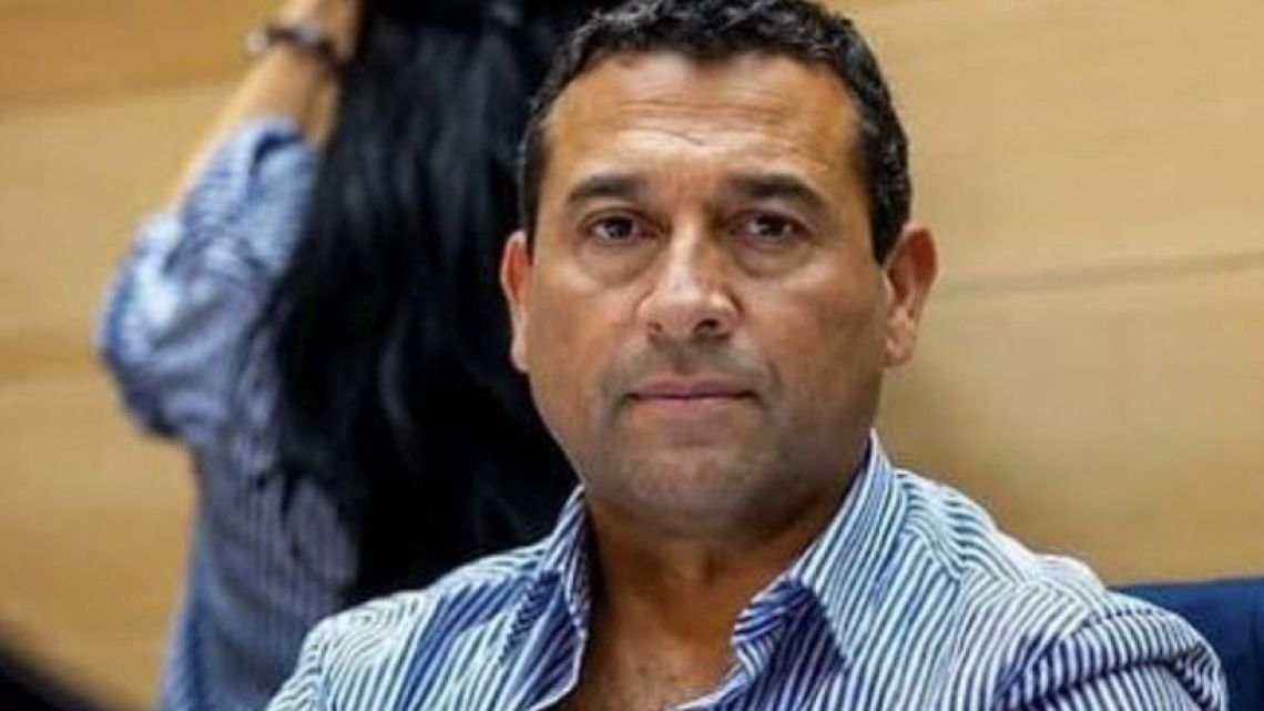 Denuncian a Ramón “Cañito” Flores por hacer ingresar a la Legislatura a un condenado y cesanteado por Epec