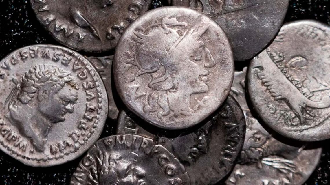 Descubrieron el mayor tesoro de monedas romanas de plata en Alemania: tienen 2000 años