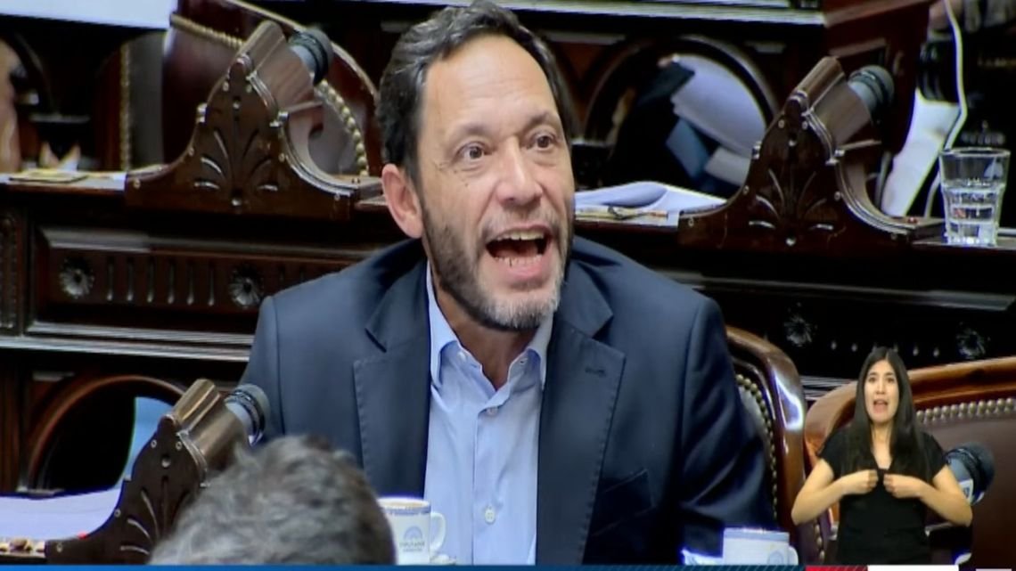 Diputado de la Coalición Cívica: “El nacionalismo tonto es la careta de todo autócrata”