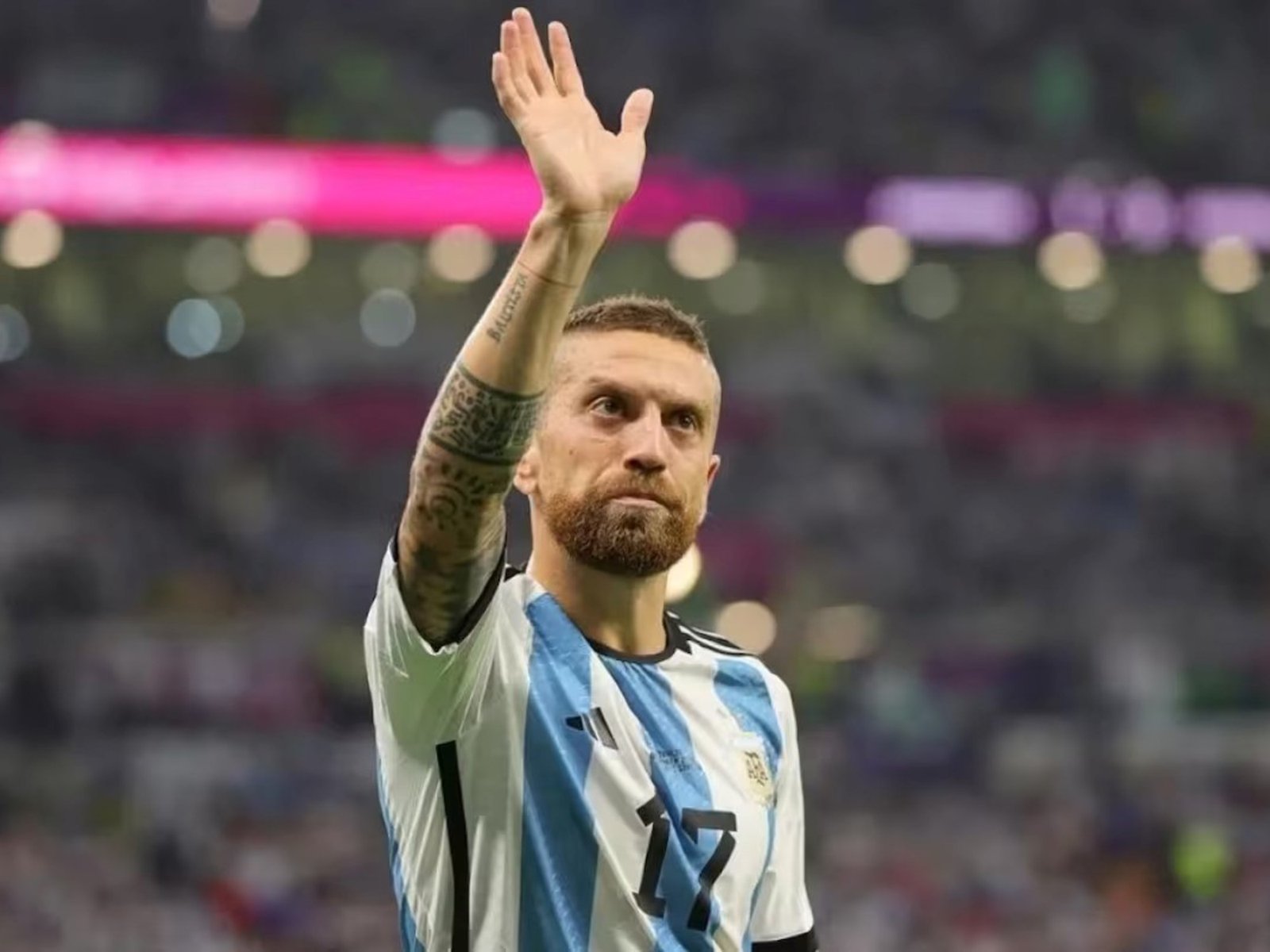 El Papu Gómez rescindió en Italia, jugará en la "B" de Emiratos Árabes Unidos y ¿vuelve a la Selección para la despedida de Lionel Messi?