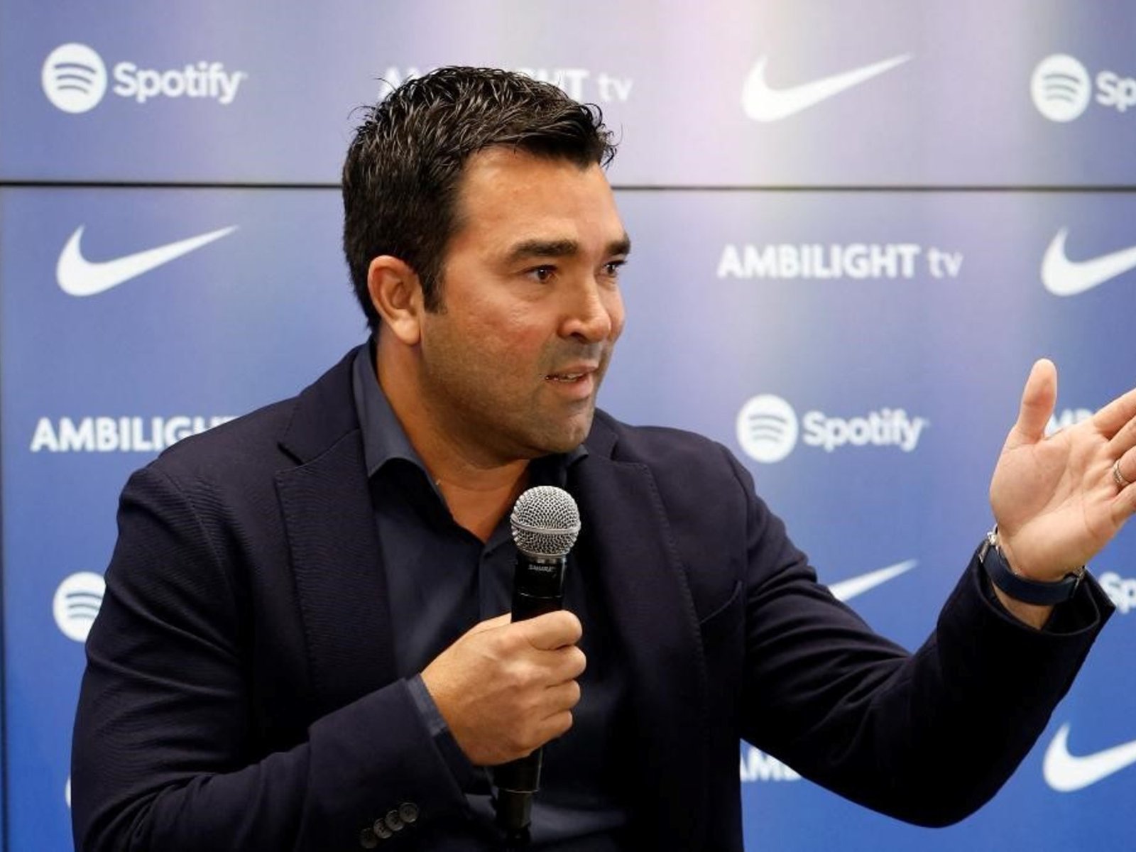 El director deportivo del Barcelona aclaró cómo fue la oferta por Julián: “Hicimos las cosas bien”