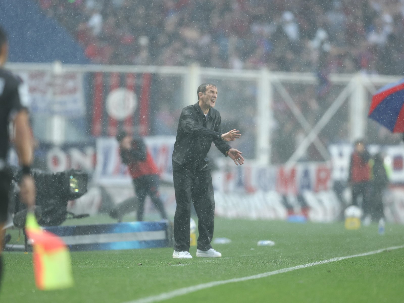 “El hincha se identifica con el equipo, pero todavía no ganamos nada”