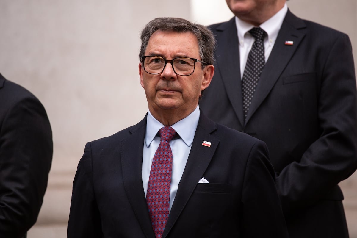 El ministro de Defensa de Kast abre un nuevo frente con Argentina al defender la autodeterminación de los malvinenses