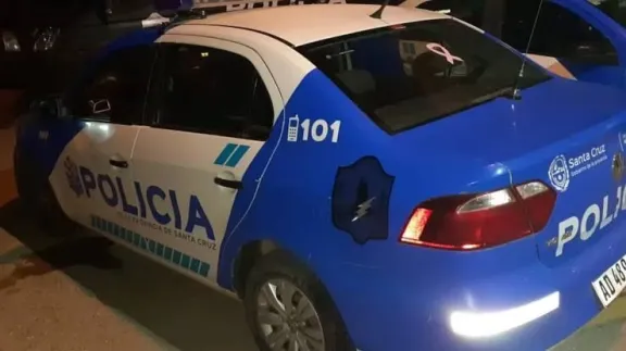 Evadieron un control y los atraparon con una Glock, municiones y carne en Caleta Olivia