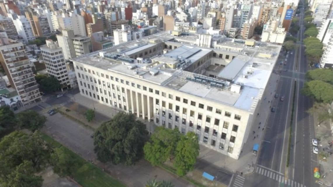 Femicidio en Santa Fe: un detenido acusado de prender fuego a su novia mientras dormía