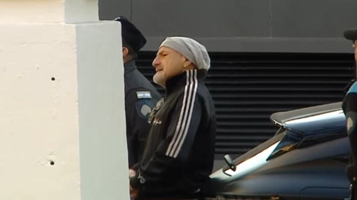 Gustavo Sofovich chocó en Palermo: “Fui a comprar dos yogurts, una moto me intentó pasar y se cayó”