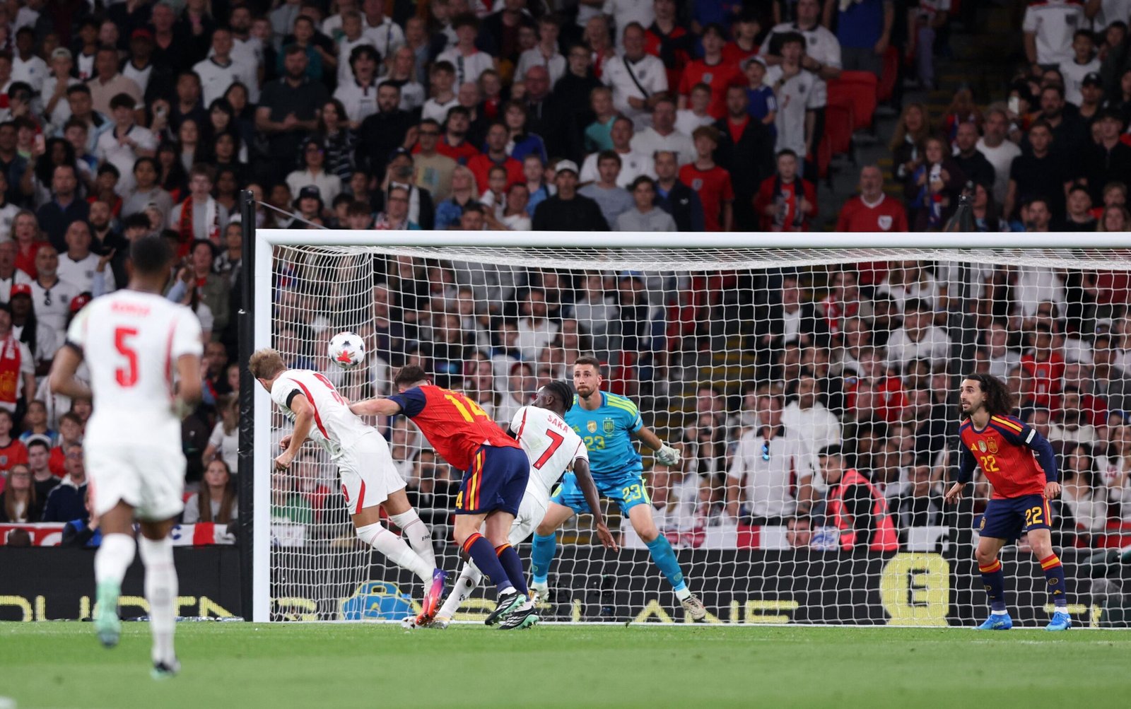 Inglaterra - España en directo | Inglaterra gana al descanso tras remontar el partido en cuatro minutos