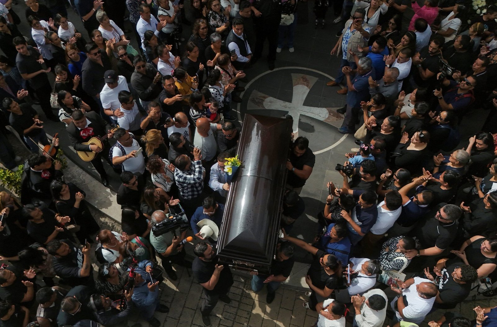 La Fiscalía apunta a un suicidio como la causa de muerte del diputado morenista Zenyazen Escobar