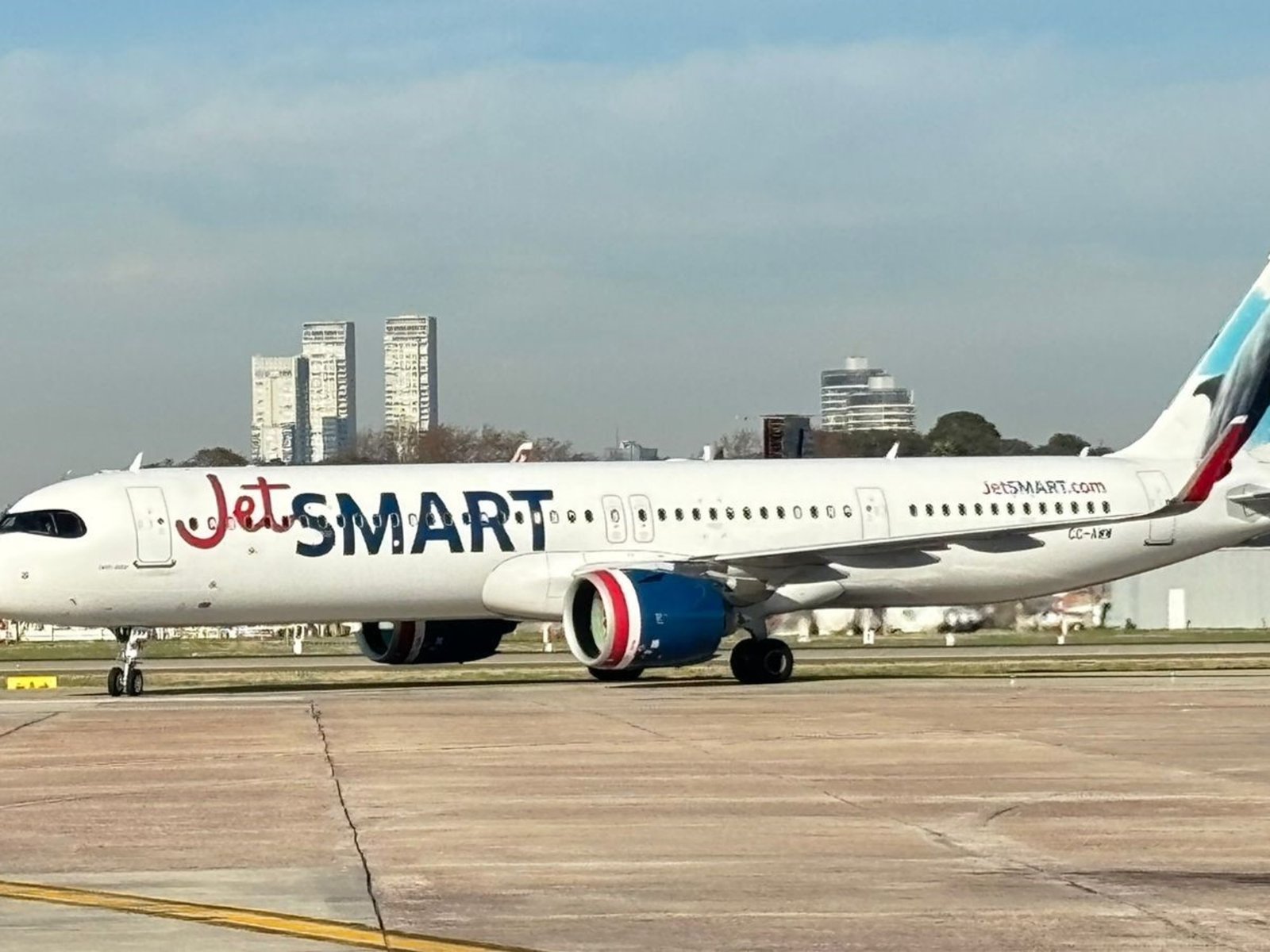 La aerolínea JetSmart canceló vuelos consecutivos a Salta y los pasajeros quedaron varados durante dos días