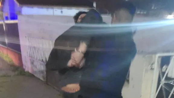 Los descubrieron saliendo de una obra y terminaron detenidos tras una breve persecución