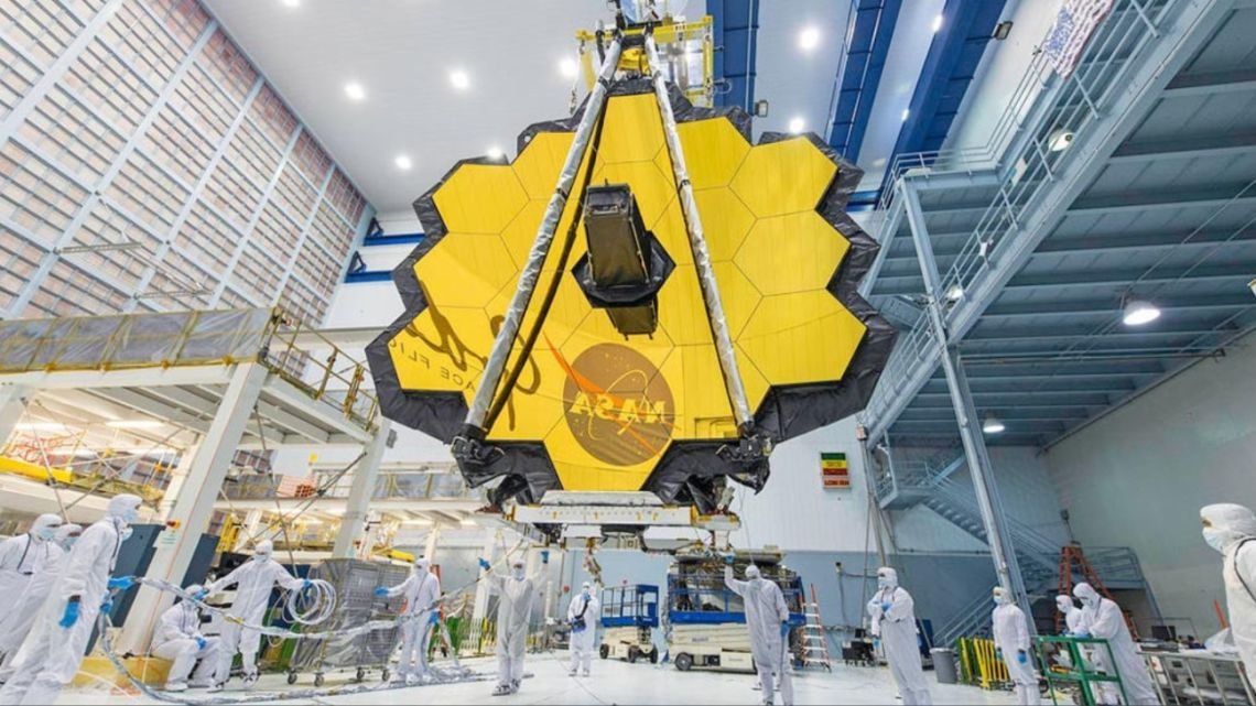 Los telescopios Hubble y Webb de la NASA descubren que objetos lejanos del sistema solar “recuerdan” su pasado