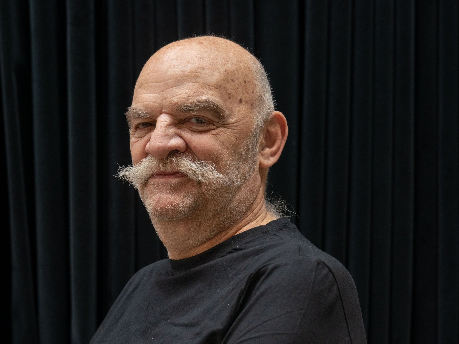 Martín Caparrós abrirá la 51.ª Feria del Libro y la Ciudad anunció ayudas a las librerías ante la crisis
