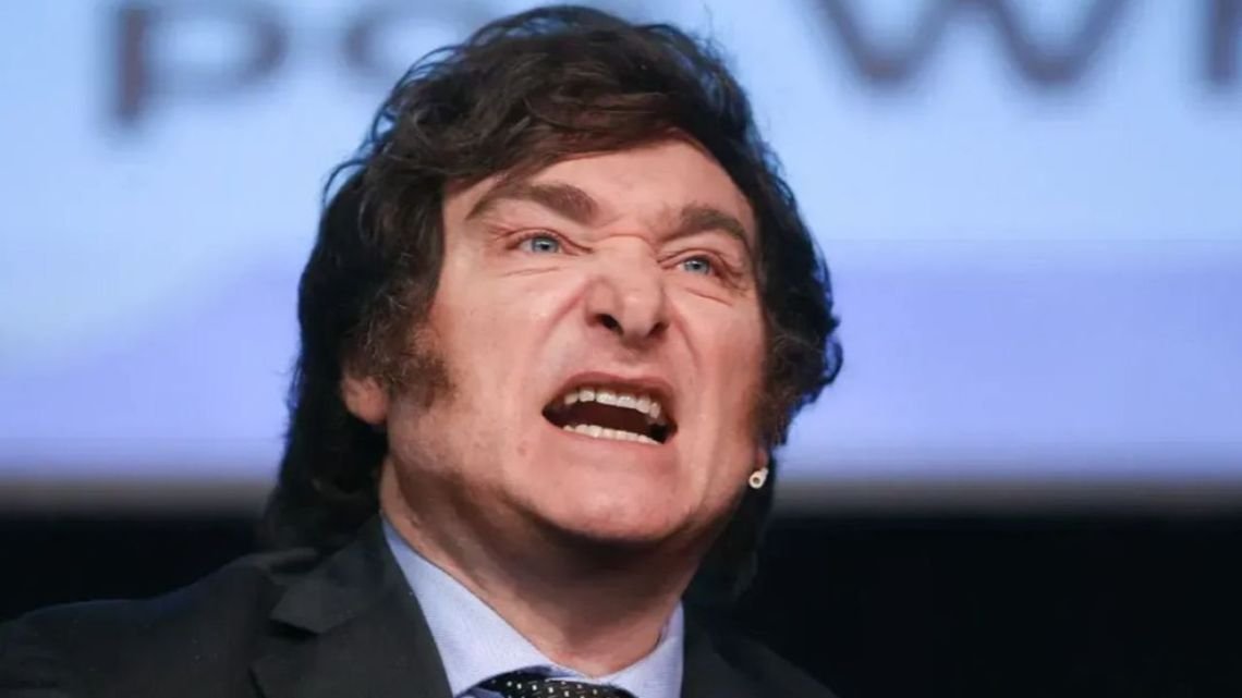 Milei defendió la cadena nacional por Malvinas y volvió a cruzar al periodismo