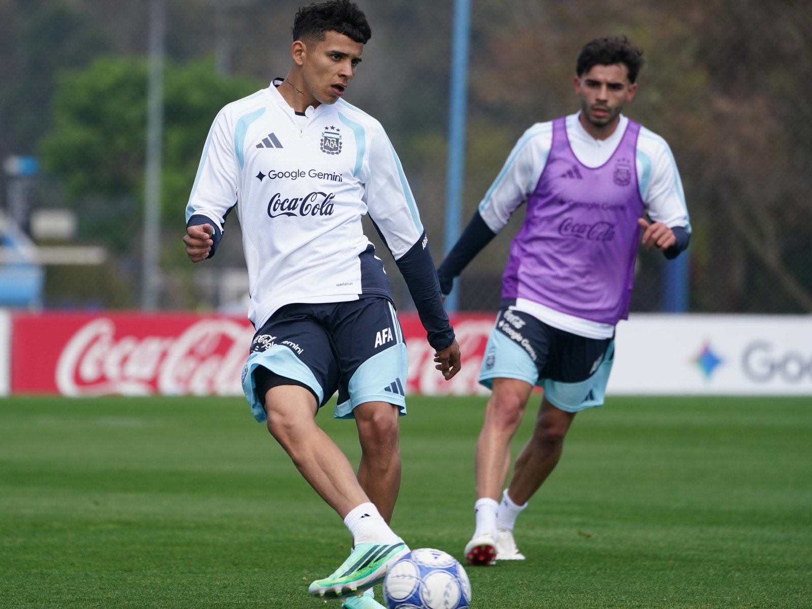 Scaloni liberó a Leonel Flores y a Tomás Palacios para que puedan jugar con Boca y Estudiantes