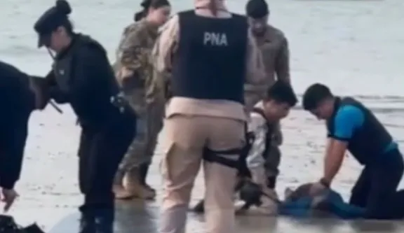 Tenso rescate de una persona en la costanera de Comodoro: la sacaron del mar y le hicieron RCP