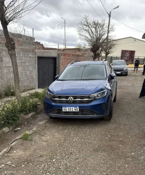Trelew: desvalijaron dos viviendas y se llevaron también los autos
