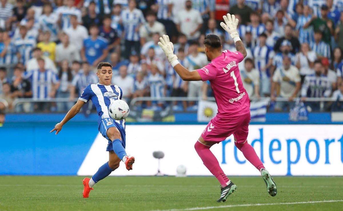 Un arrebato futbolístico rescata al Deportivo ante el Betis | Fútbol | Deportes