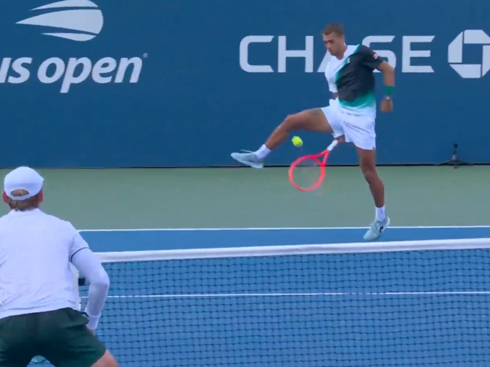 Video: asombroso punto del italiano Cobolli en el US Open :: Olé