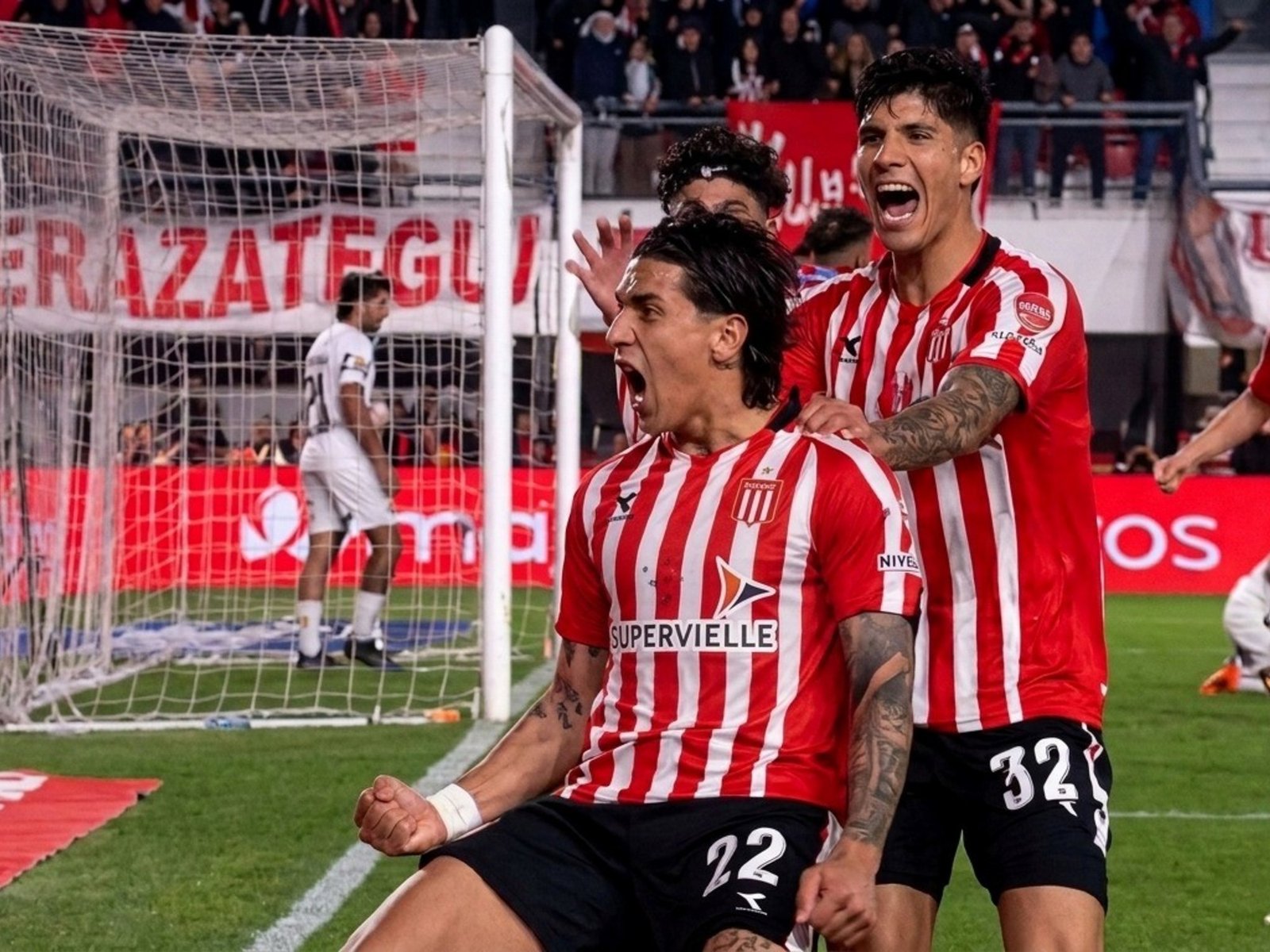Videos: los goles de Estudiantes vs. Corinthians y la gran chance que tuvo el Pincha cerca del final :: Olé
