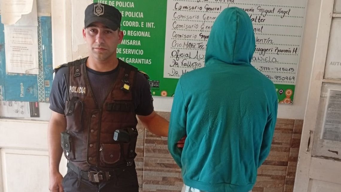 Violento ataque en Corrientes: descubrió mensajes en el celular de su pareja, citó al amante al monte y lo apuñaló