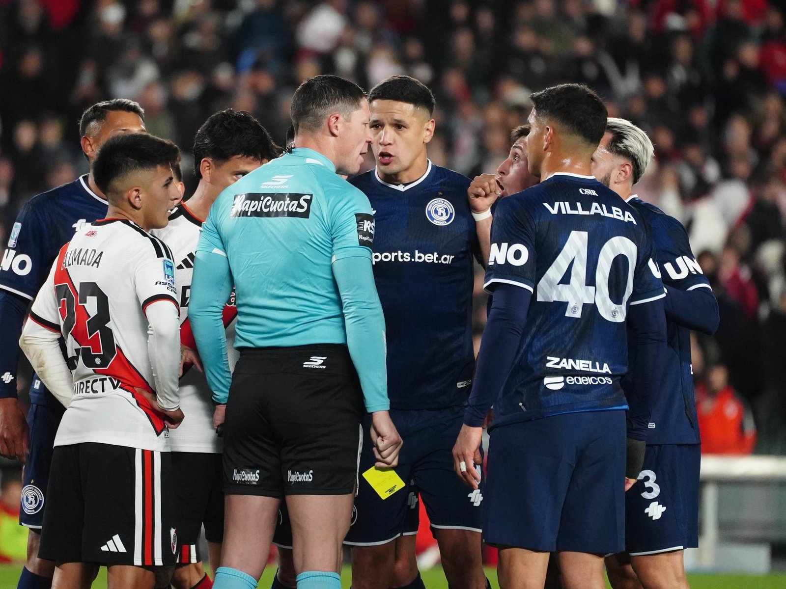 con la caída de Independiente Rivadavia se calentó la pelea por la estrella de la Tabla Anual