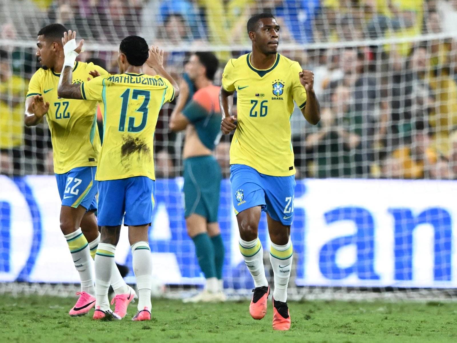 evitó la derrota con Australia con un gol en el minuto 95