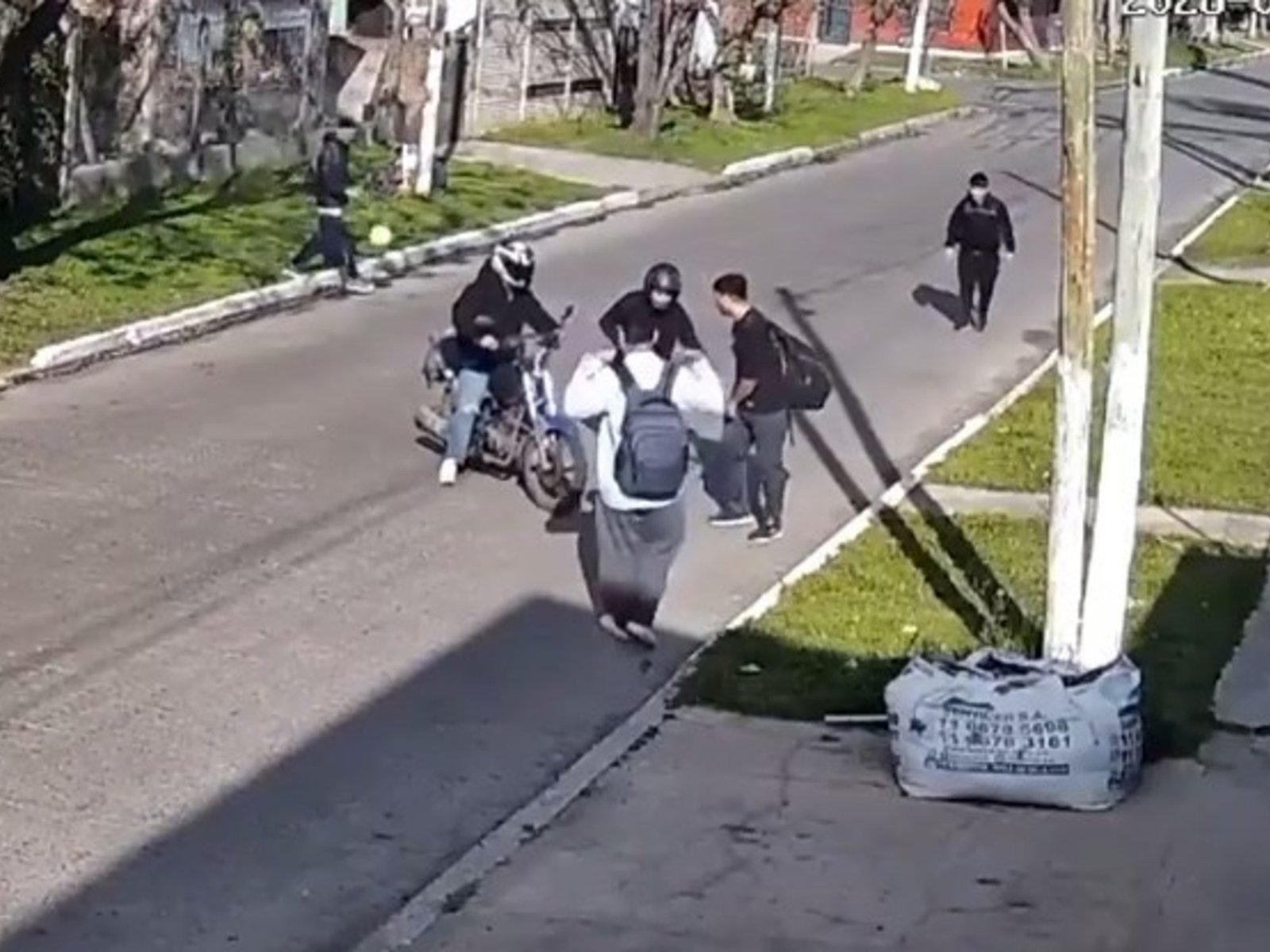 motochorros asaltaron y golpearon a un grupo de adolescentes con autismo