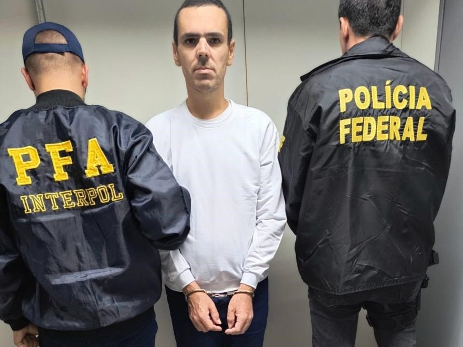 su hijo le tiró aceite hirviendo y la justicia investiga si el agresor es imputable