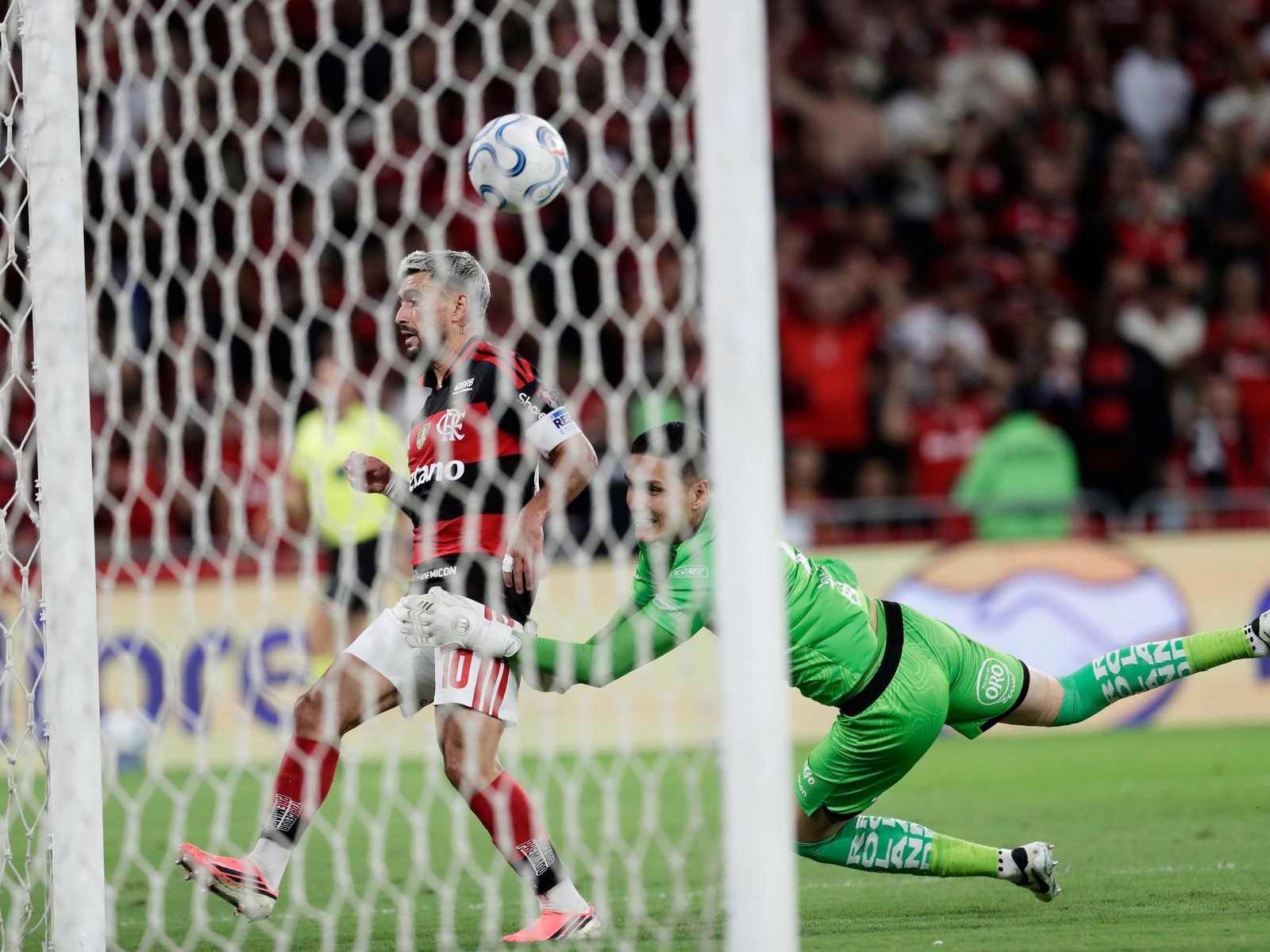 un blooper del arquero de Independiente del Valle evitó un “Maracanazo”
