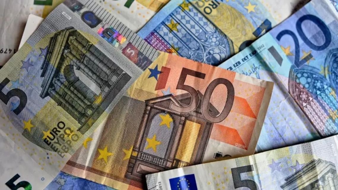 A cuánto cerró el euro blue hoy, lunes 26 de octubre