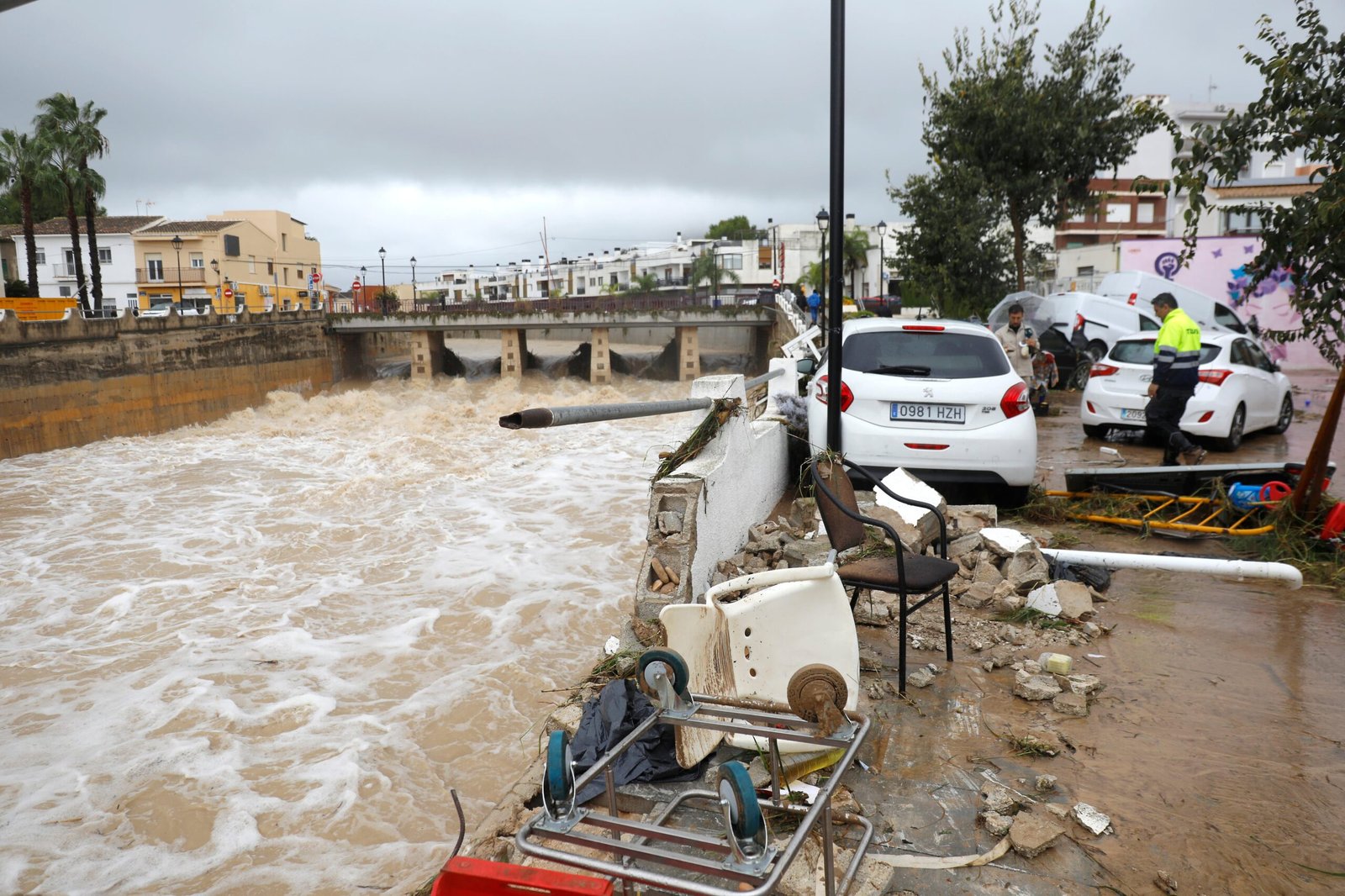 El río Girona, a su paso por Els Poblets, Alicante, tras la fuerte crecida provocada por la dana 'Adam'.